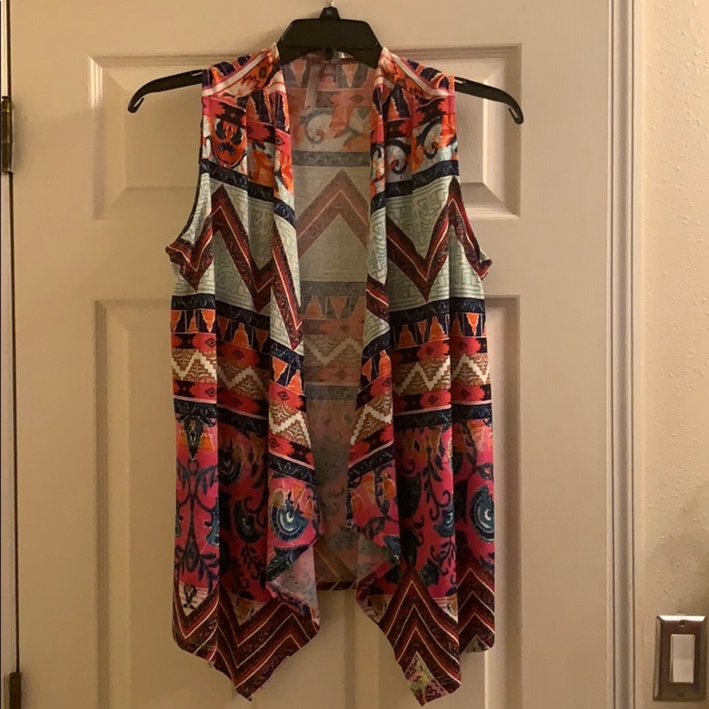 Cover up - shawl- vest - layering piece top